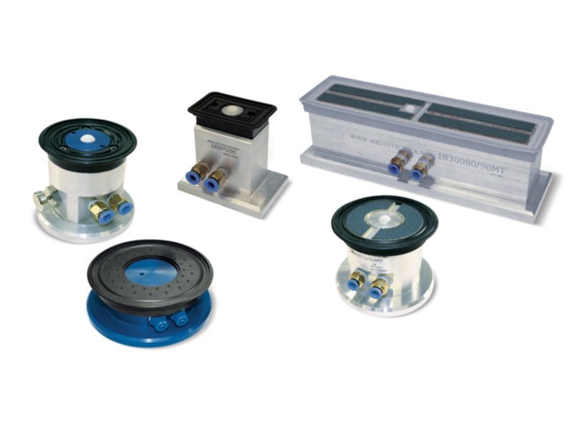 Built-in vacuum cups with ball valve